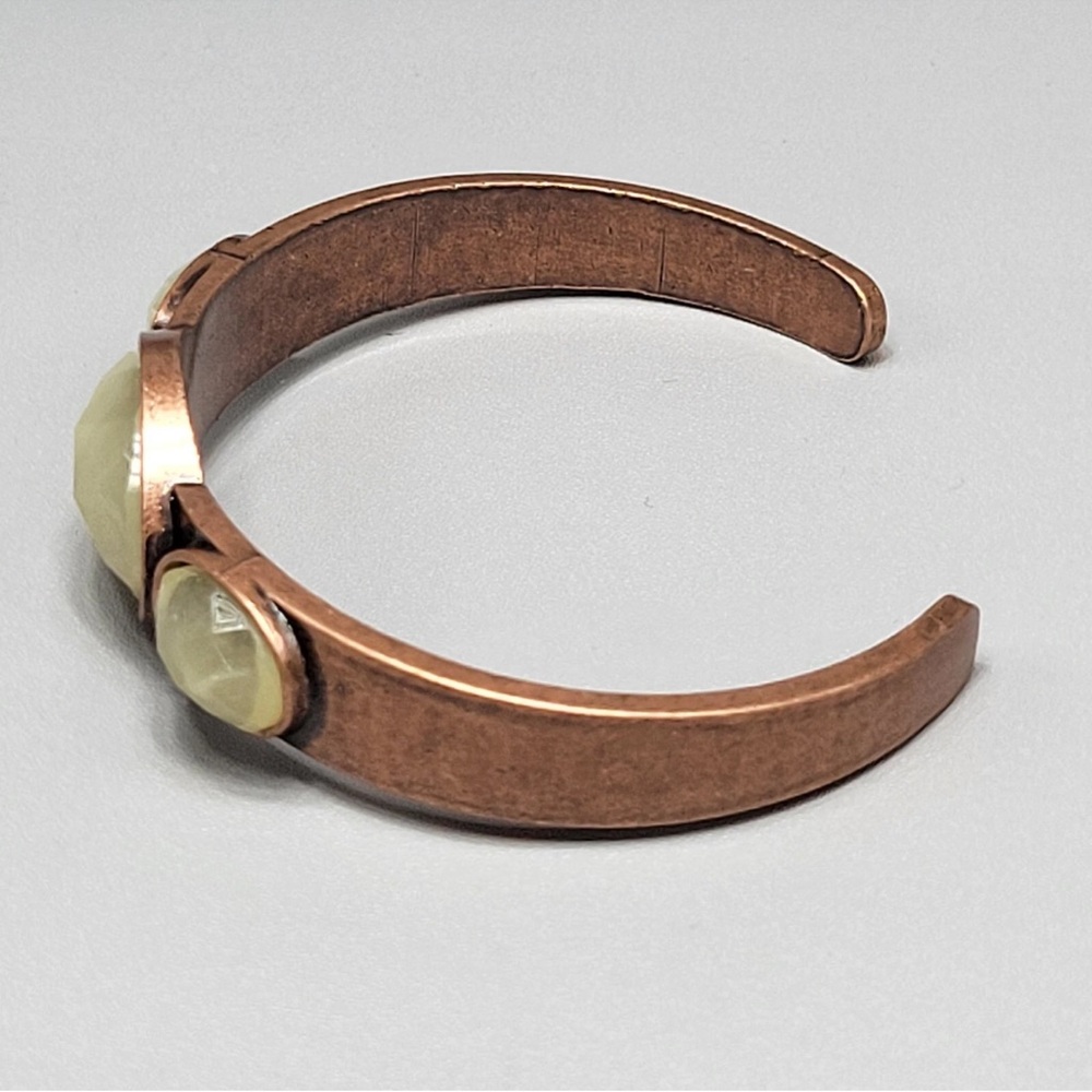 ❤️SOLD❤️ Copper Bracelet Cuff White Acrylic Cabochon Signed - Picture 3 of 8